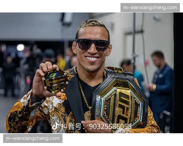 花絮：巴西观众在里约热内卢举行的UFC赛事中齐声高唱，场面震撼