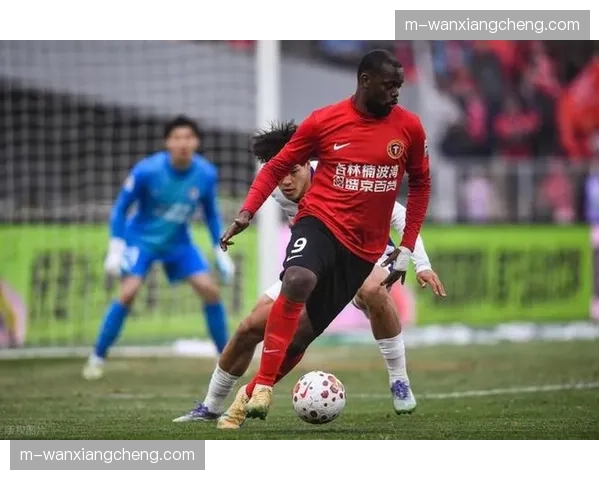 辽宁铁人3-0完胜天津津门虎，主场取得大捷